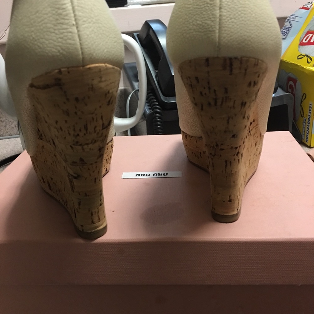 Shoes - Picture 3 of 6